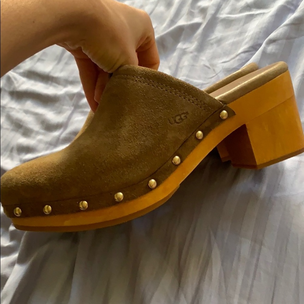 Ugg heeled clog size 8